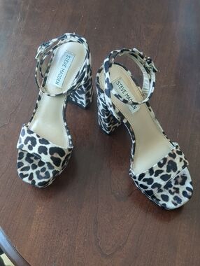 Steve Madden "Lessa" Leopard-Print Platform Heels- Brown and Black Sz. 7.5
